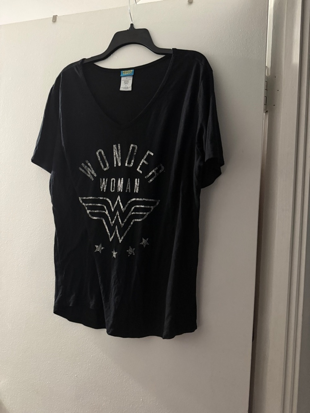 Wonder Woman V-Neck Graphic Tee - Black